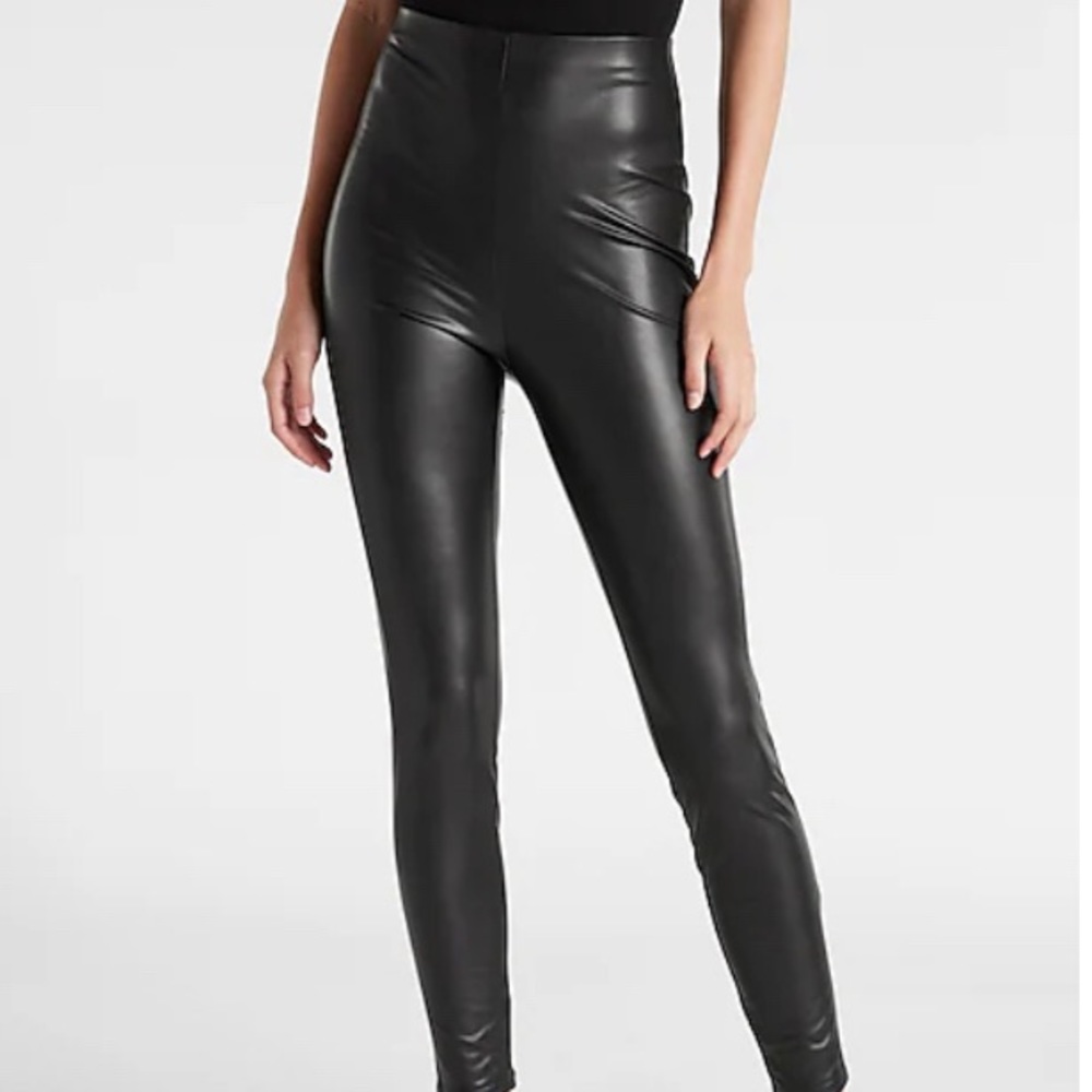Express “Leather” legging NWT
